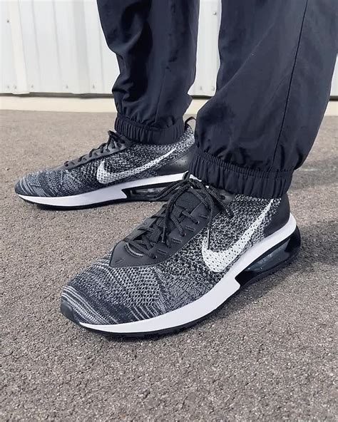 Mens Black Nike Flyknit Shoes